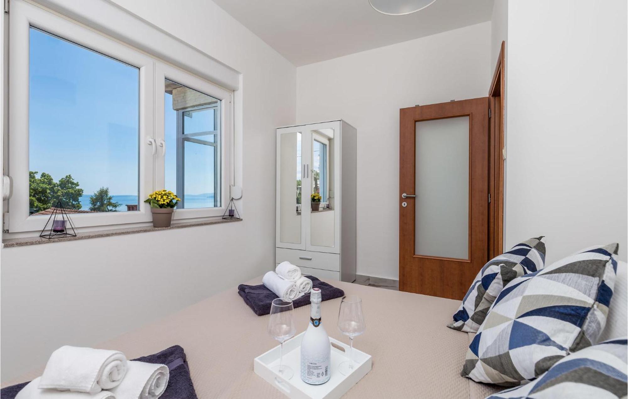 2 Bedroom Amazing Apartment In Fiume Kültér fotó